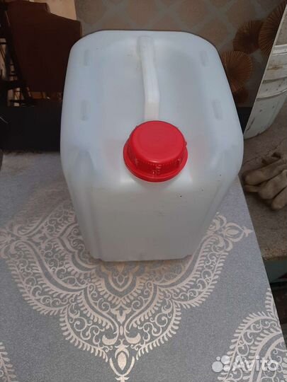 Канистра свободного назначения,много