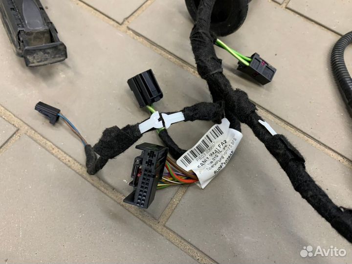 Проводка, коса двери передней правой Q3 (8U)