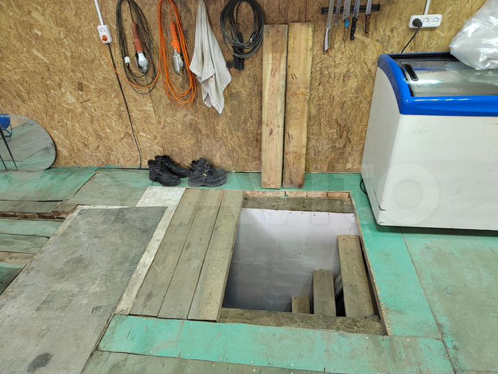 Гараж, > 30 м²