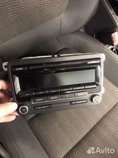 Штатная магнитола на volkswagen tiguan