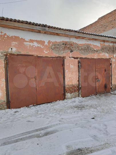 Гараж, > 30 м²