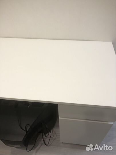 Письменный стол