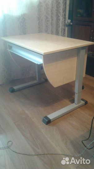 Стол и стул с регулировкой высоты