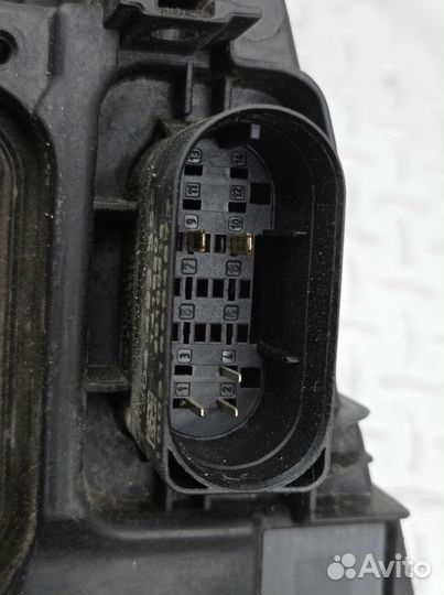 Фара правая Mercedes-Benz C-Class