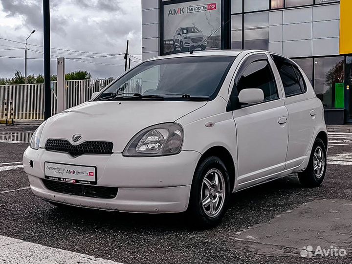 Toyota Vitz, 2001