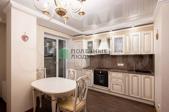 3-к. квартира, 92 м², 13/17 эт.