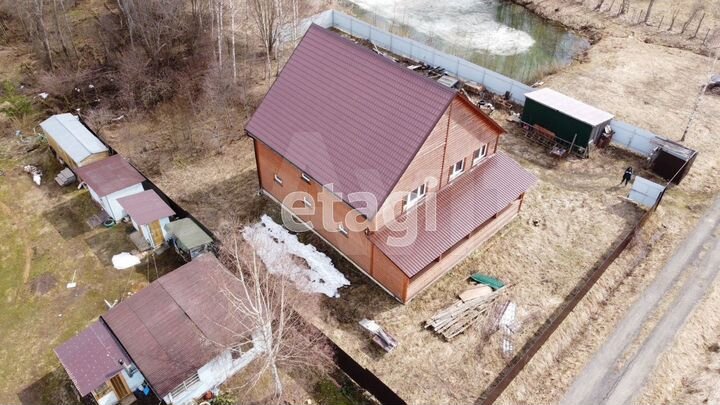 Дом 270,7 м² на участке 12 сот.