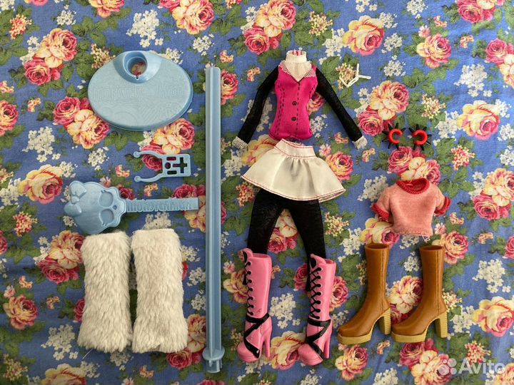 Вещи для кукол Монстер хай и Братц