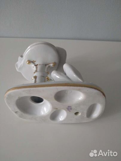 Юный Пушкин за столом. Фарфор СССР