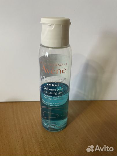 Очищающий матирующий гель для лица и тела Авен