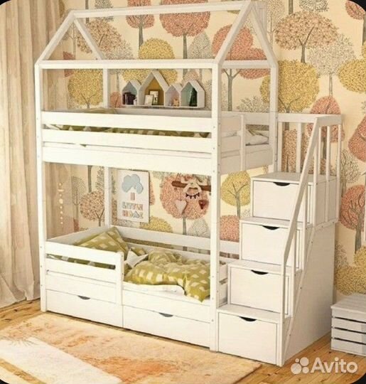 Двухъярусная кровать домик