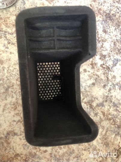 Контейнер в подлокотник мазды cx7