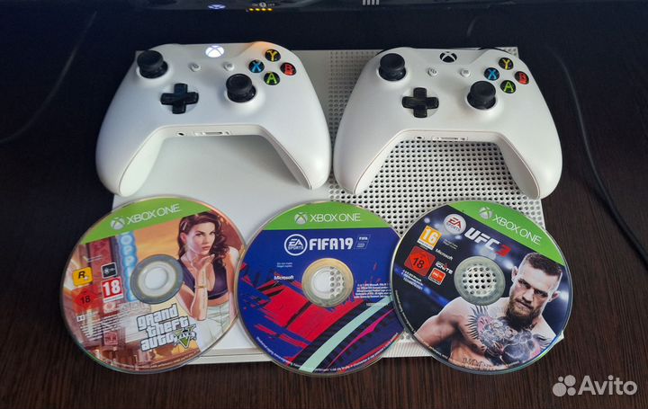 Xbox One s 2 геймпада 1tb