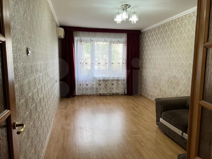 2-к. квартира, 52 м², 1/5 эт.