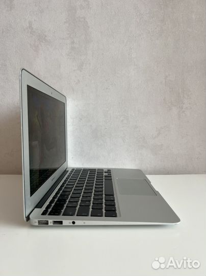Прекрасный ноутбук Apple MacBook Air 11