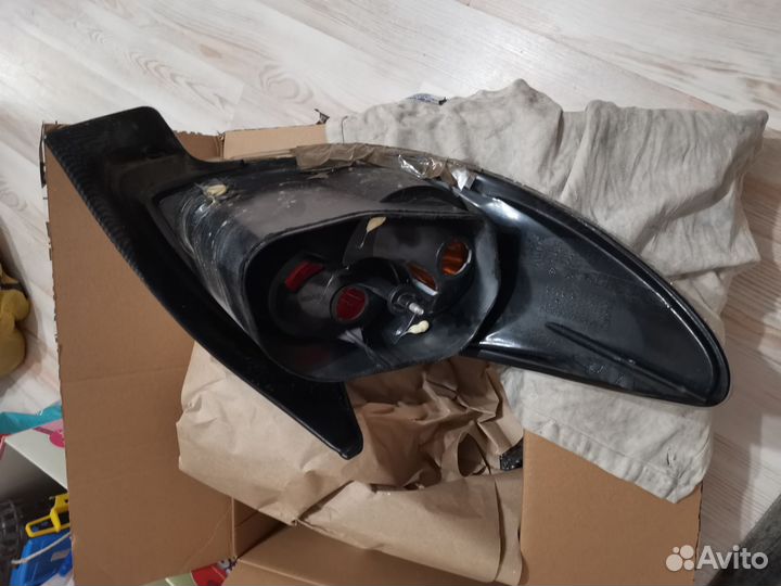 Задний фонарь правый Peugeot 206