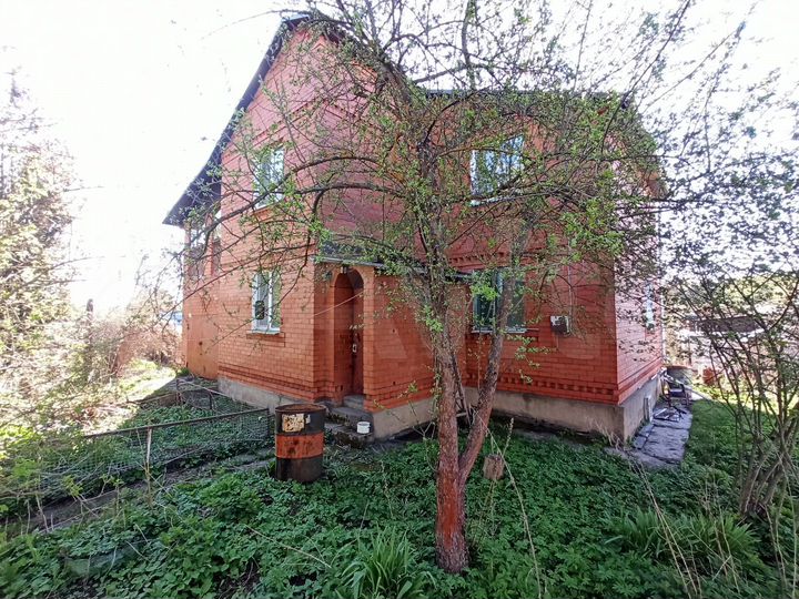 Дом 213 м² на участке 8 сот.