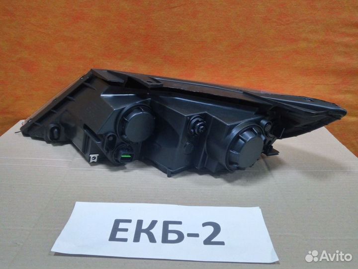 Фара галоген правая RH Kia Sorento 09-12