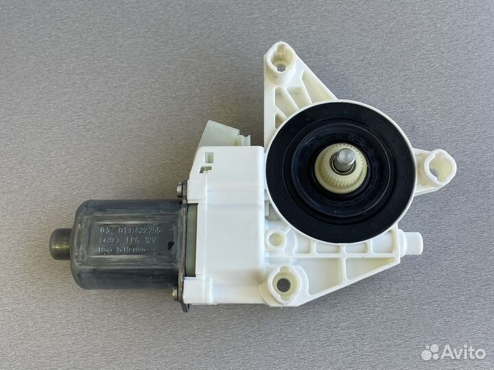 Моторчик стеклоподъемника передний Mercedes