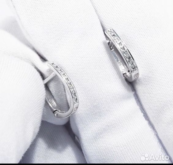 Серьги из белого золота с бриллиантами