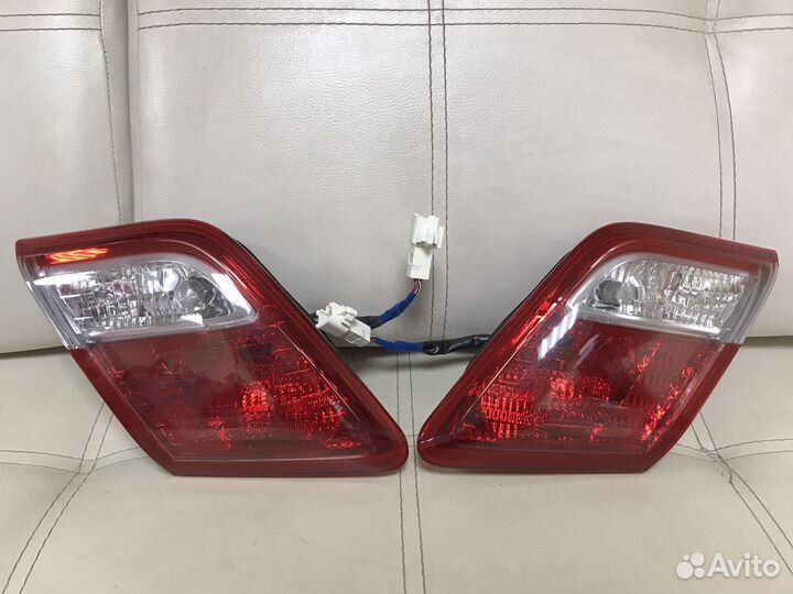 Фонарь правый левый внутренний Toyota Camry V40
