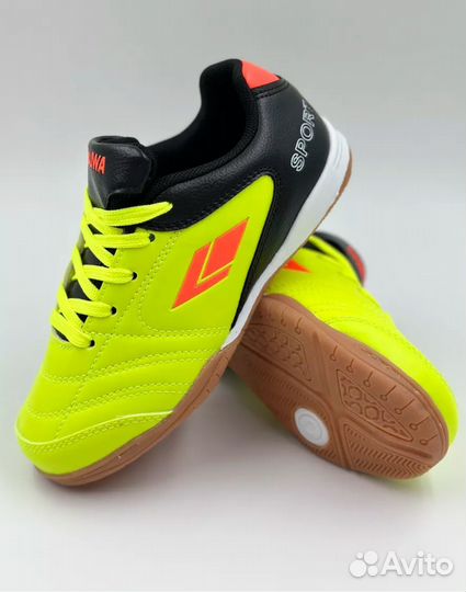 Футбольные бутсы