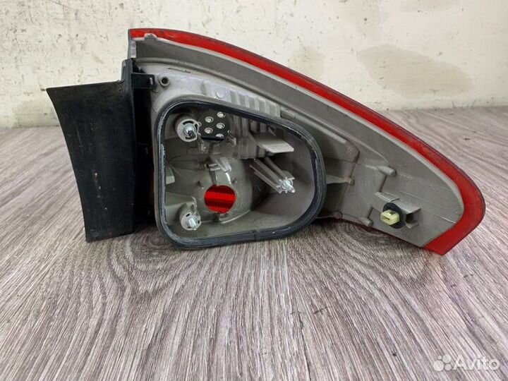 Фонарь задний левый Ford Mondeo хетчбэк 5-ти дв