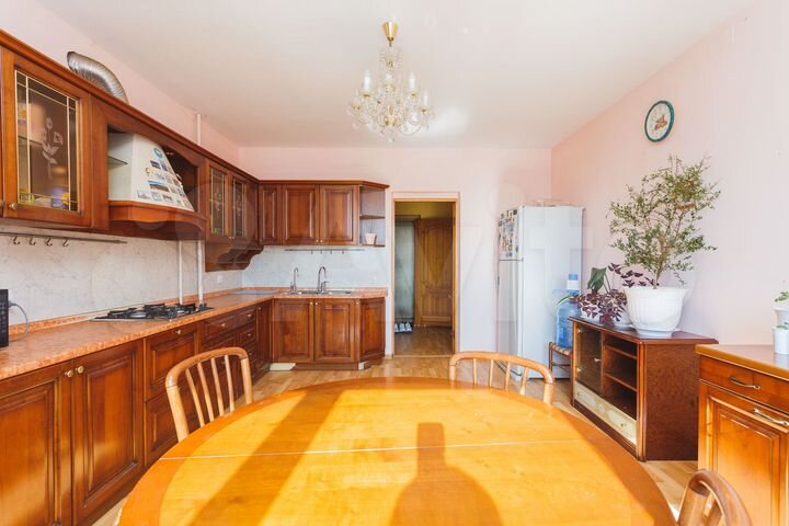 3-к. квартира, 125 м², 3/6 эт.