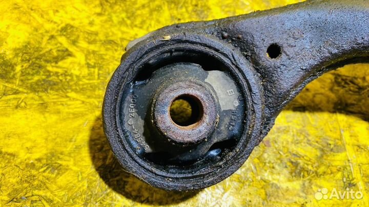 Рычаг передний правый Hyundai Tucson 1