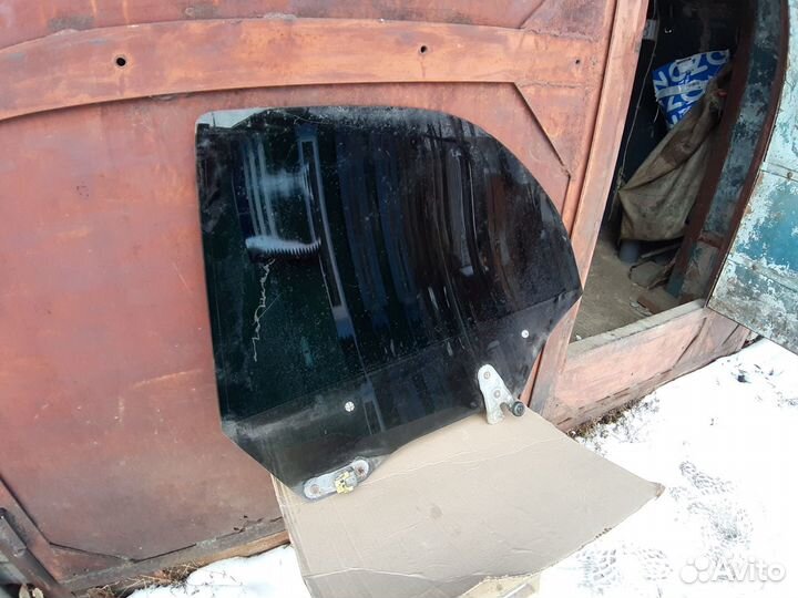 Стекла дверей Subaru Impreza GD (конь)