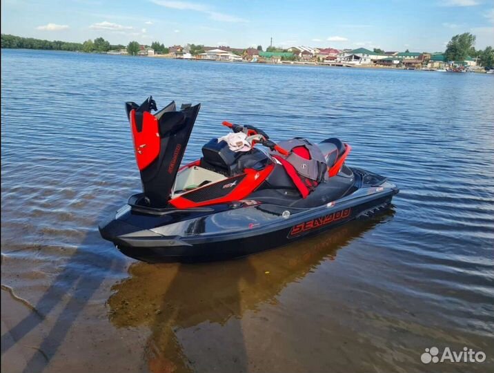 Продам гидроцикл BRP 260 RS IS