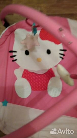 Продам развивающий коврик с погремушками