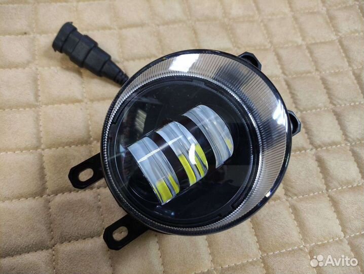 Противотуманные фары на Тойоту Короллу Камри