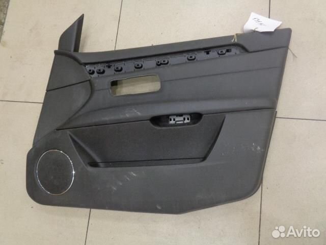 Обшивка двери передней правой Cadillac SRX 2003-2