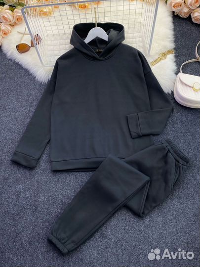 Парные спортивные костюмы