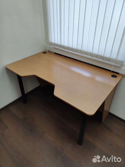 Компьютерный стол новый