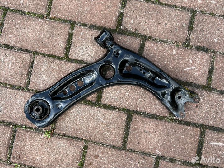 Рычаг передний правый октавия а7