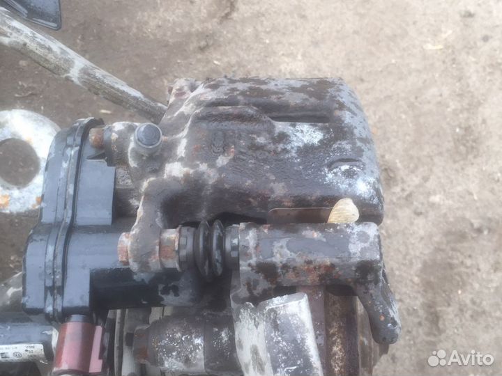 Суппорт задний правый audi q5 8R