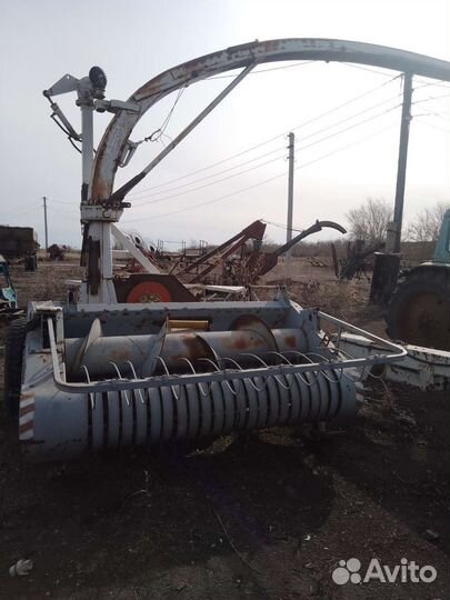 Комбайн кормоуборочный