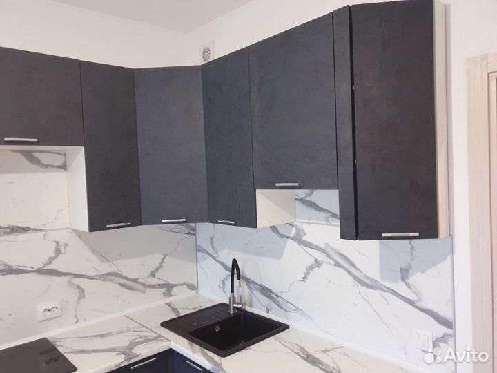 Кухня с барной стойкой