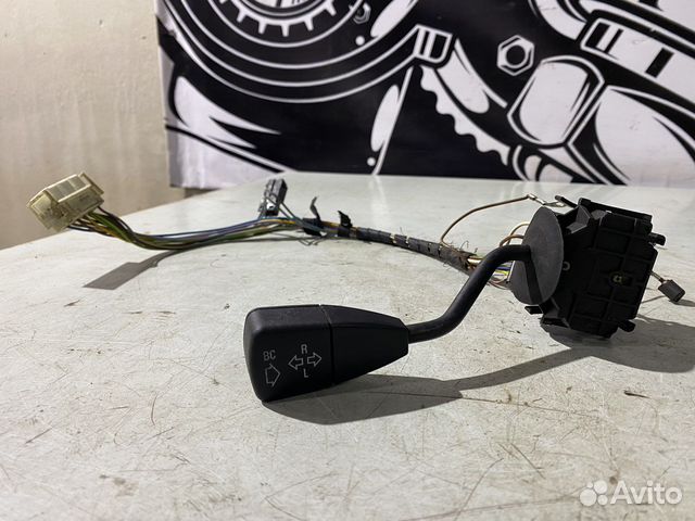Подрулевой переключатель поворотника BMW 5 E34