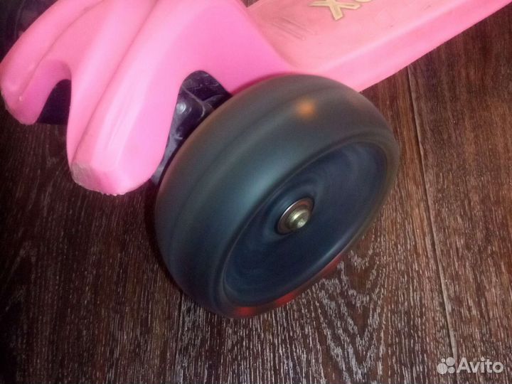 Самокат трёхколёсный