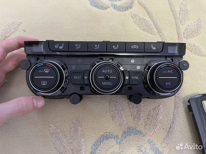 Блок управления климат-контролем VW Tiguan