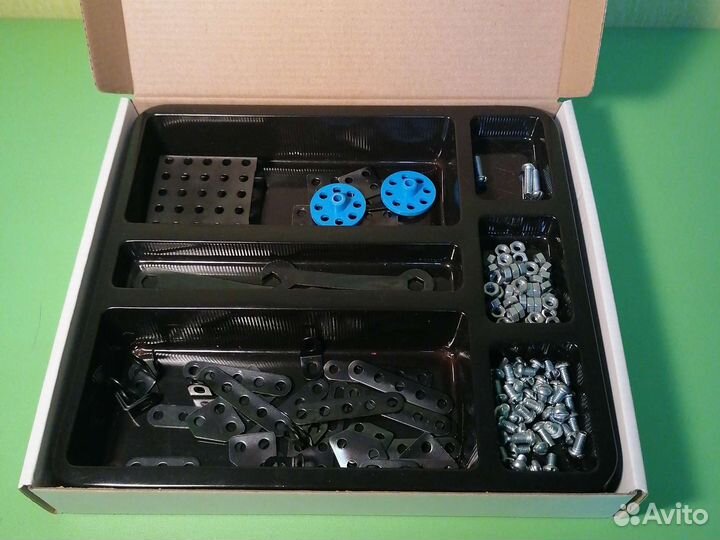 Металлический конструктор для уроков труда