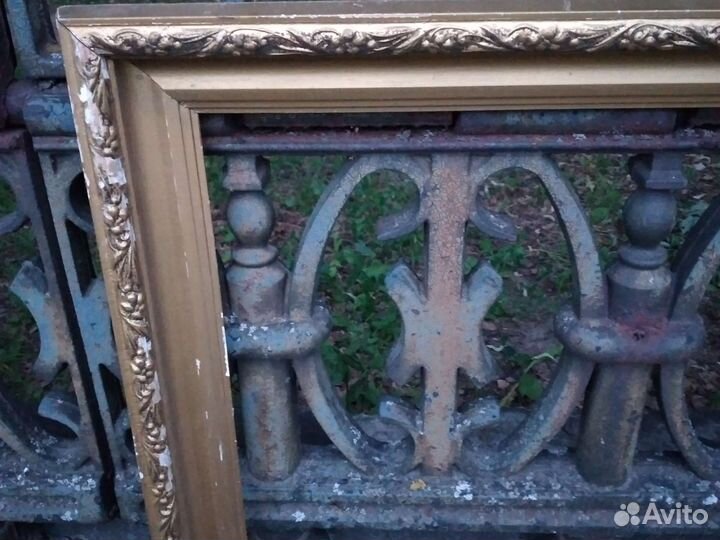 Старинная багетная рама. Дерево