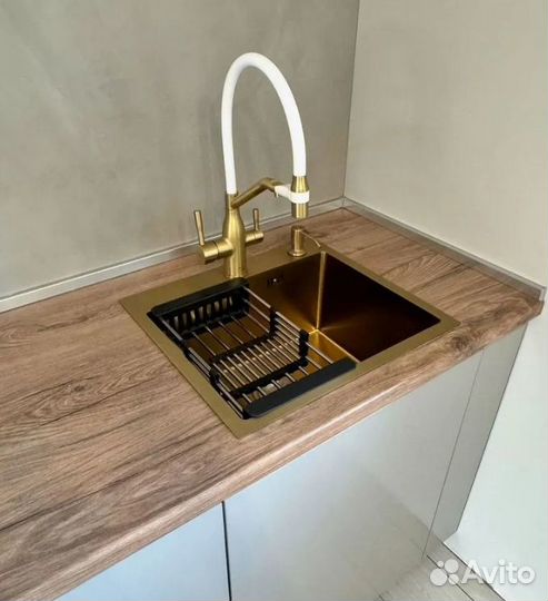 Кухонный гарнитур на заказ. Лучшее качество