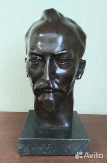 Бюст Ф.Э.Дзержинского.Бронза+камень