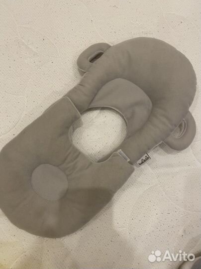 Подушка для кормления из бутылочки