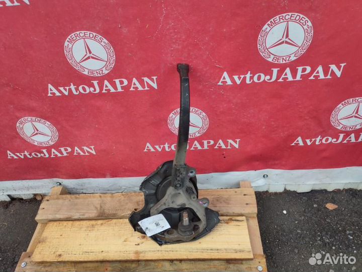 Кулак передний правый Mercedes-Benz S W220