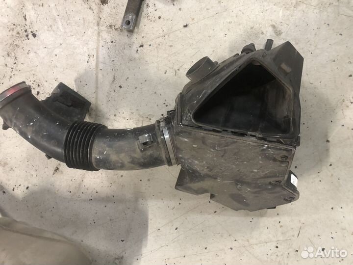 Корпус воздушного фильтра Audi A5 8T 3.2 cala